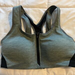 Women’s Nike support zip up bra, Sz M